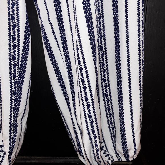 SHEIN White and Navy Floral Striped Strapless Jumpsuit Elastic Ankle XL NWT - Picture 3 of 5